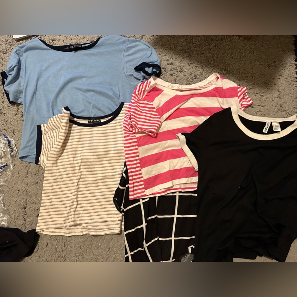 Many crop tshirts